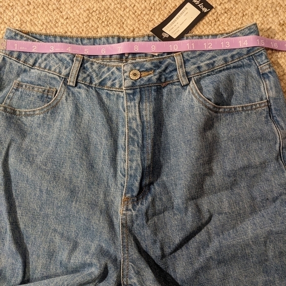 Daphnea Paris, Bottoms up high waisted jeans size L - Picture 2 of 9
